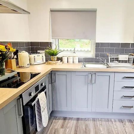 Cosy Hideaway Lodge In Glan Gwna Caeathro 外观 照片