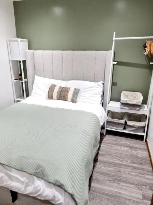 Cosy Hideaway Lodge In Glan Gwna Caeathro 外观 照片