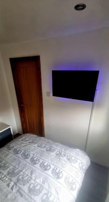 Cosy Hideaway Lodge In Glan Gwna Caeathro 外观 照片