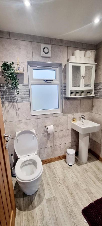 Cosy Hideaway Lodge In Glan Gwna Caeathro 外观 照片